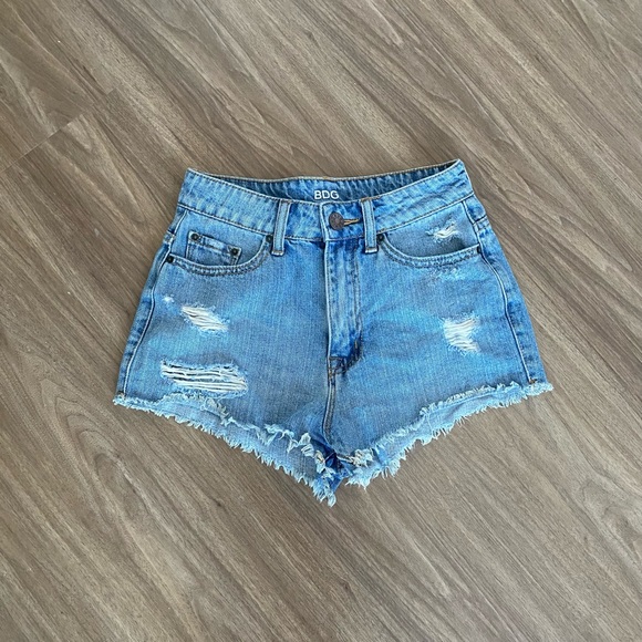 Urban Outfitters High Rise Medium Wash Shorts - Picture 1 of 3